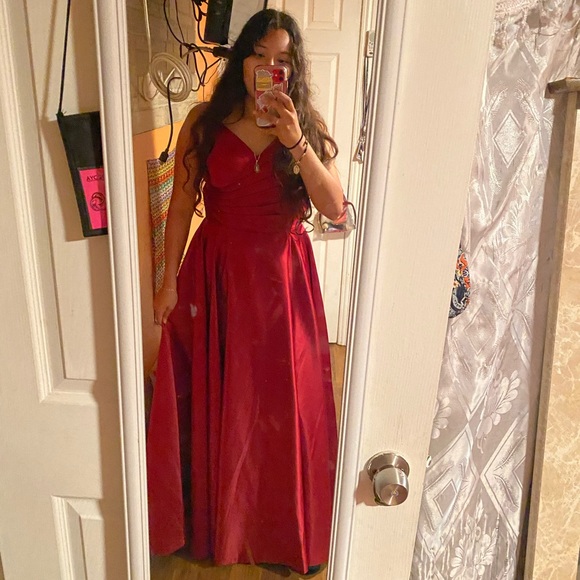 Very cute prom dress - Picture 2 of 2